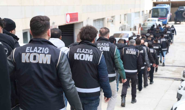 Elazığ'da suç örgütüne yönelik operasyonda gözaltına alınan 35 şüpheli adliyeye sevk edildi
