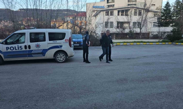 Elektrikli üç tekerlekli mopede çarparak 1 kişinin ölümüne neden olan sürücü tutuklandı