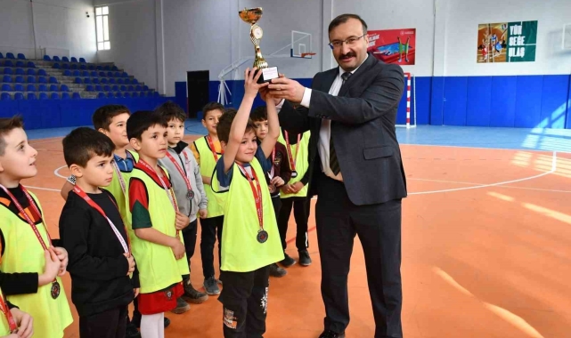 Emet Belediyesinden futsal turnuvası