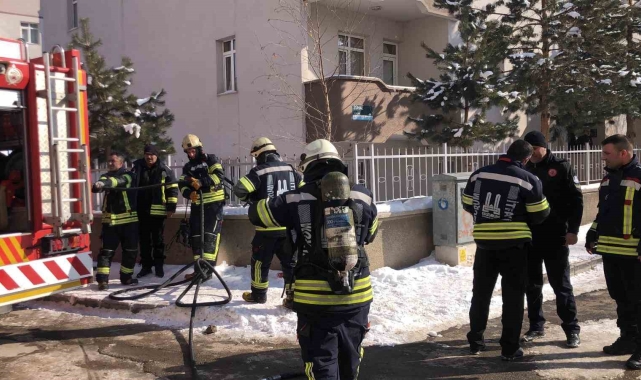 Erzurum'daki apartman yangını korkuttu