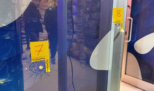 Esenyurt'ta tekel bayisine kurşun yağdırdılar
