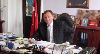 Eski Başkan Ünal, Halefi Yıldırımkaya'yı topa tuttu