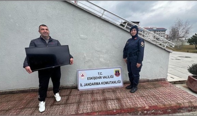 Eskişehir'de 9 hırsızlık olayı gerçekleştirdiği belirlenen 2 şüpheli jandarmadan kaçamadı