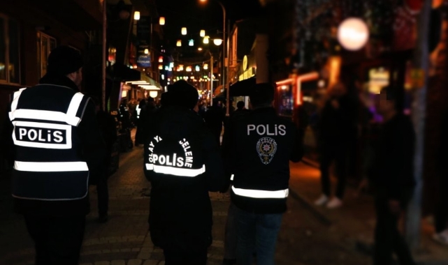 Eskişehir'de 950 şahıs sorgulandı, 264 araç kontrol edildi