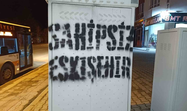 Eskişehir'de elektrik panolarında 'sahipsiz Eskişehir' yazısı çoğalıyor