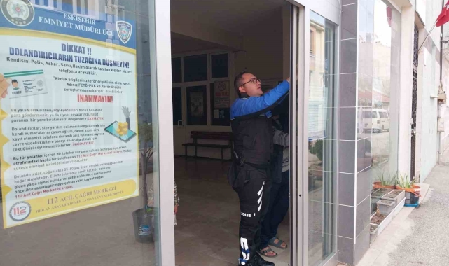 Eskişehir'de polis dolandırıcılık konusunda bilinçlendirdi