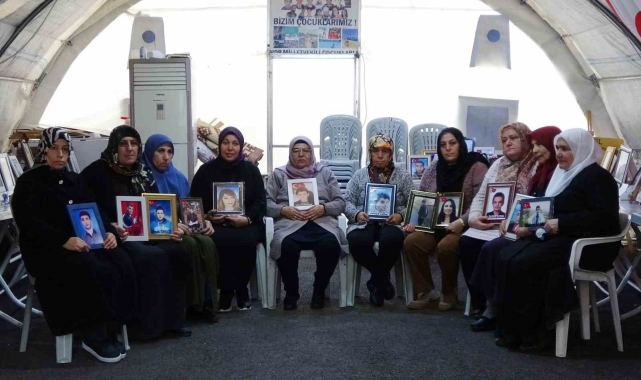 Evlat nöbetindeki Remziye Yenidoğan: "15 yaşında bir çocuk annesini bırakıp dağa gitmez"