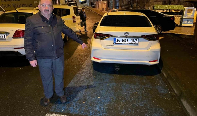 Fahri trafik müfettişi tarafından engelli araç sahibine kendisine ait alana park ettiği için ceza kesildi