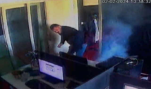 Fethiye'de cep telefonu bataryası bomba gibi patladı