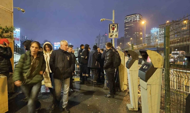 Gayrettepe'de bakım yaptığı yürüyen merdivende sıkışan işçi hayatını kaybetti
