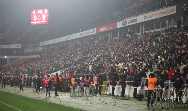 Gaziantep FK-Fenerbahçe maçında duygusal anlar