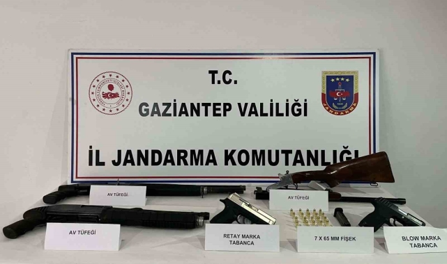 Gaziantep'te ruhsatız silah operasyonu: 8 gözaltı