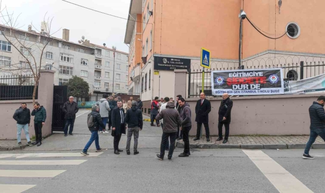 Gaziosmanpaşa'da veliden, öğrencilerine "arkadaşlarınızı iyi seçmelisiniz" konuşması yapan öğretmene darp iddiası