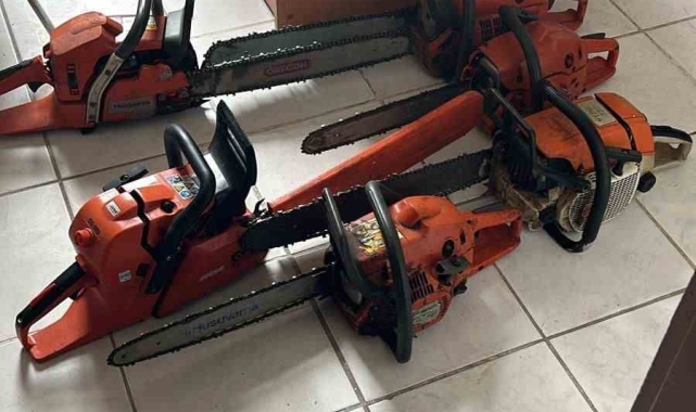 Gediz'de motorlu testere hırsızları tutuklandı