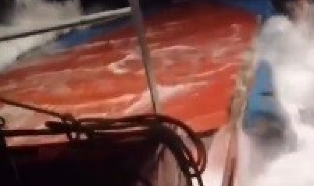 Gemide yaşadığı dehşeti kayda alıp eşine gönderdi