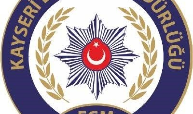 Göçmen kaçakçısı polisten kaçamadı