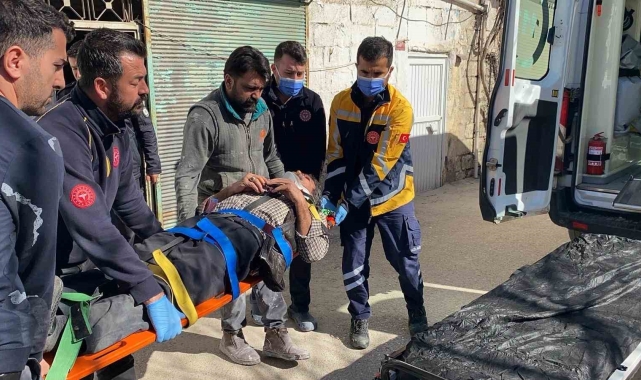 Görme engelli babası ile oğlunu damdan aşağı attı