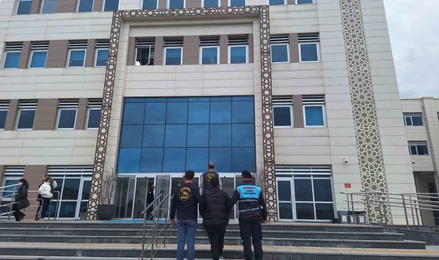 Haklarında 16 yıl ve 18 yıl hapis cezası bulunan 2 şüpheli jandarmadan kaçamadı
