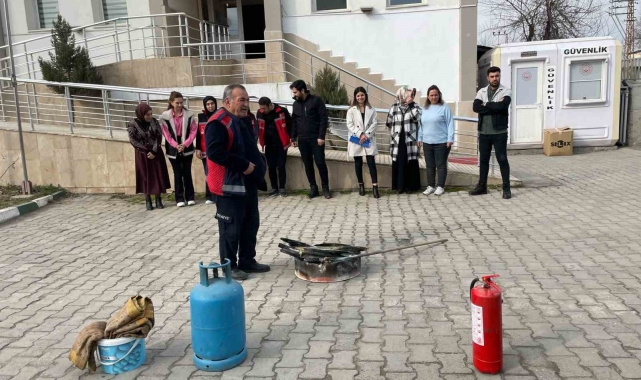 Iğdır Belediyesi yangın söndürme eğitimleri devam ediyor