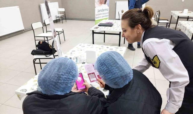 İşçi kadınlara KADES bilgilendirmesi
