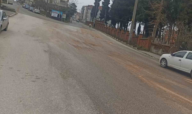 Islak yol, kazaya neden oldu