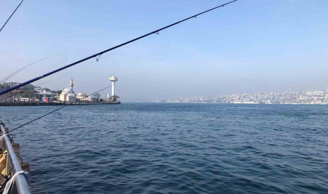 İstanbul Boğazı'nda gemi trafiği askıya alındı