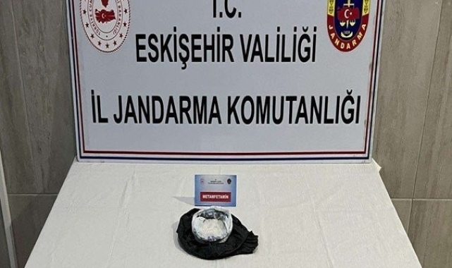 İstanbul'dan Eskişehir'e uyuşturucu getirip satan şahıslar yakaladı