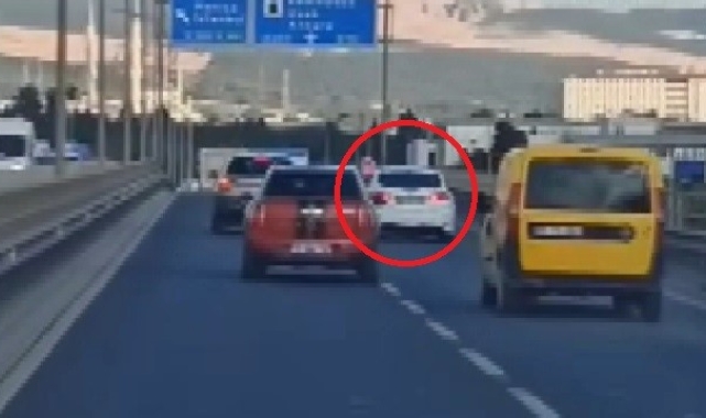 İzmir'de makas atarak trafiği tehlikeye atan sürücü yakalandı