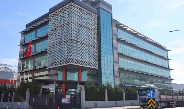 İzmir'deki 2,5 milyarlık vurgunda holding sahibi de kayıplara karıştı