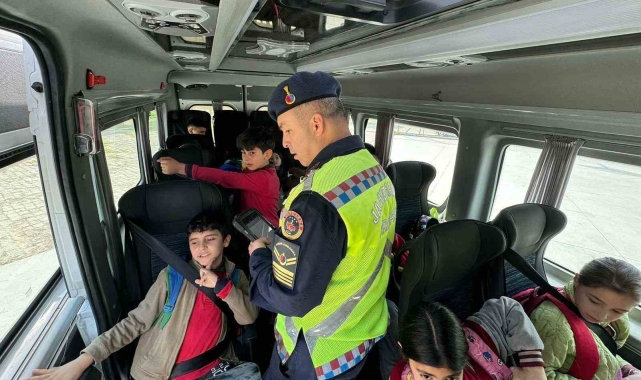 Jandarma hem denetledi, hem bilgilendirdi