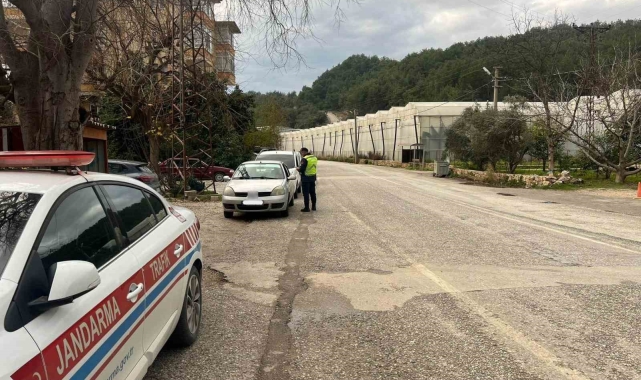 Jandarmadan 111 araç ve sürücüsüne para cezası
