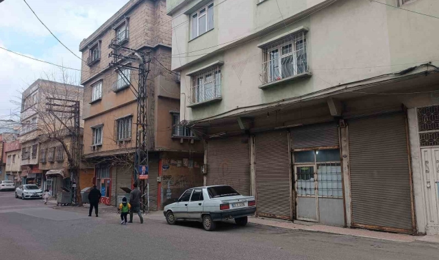 Kablo hırsızları kameraya yakalandı