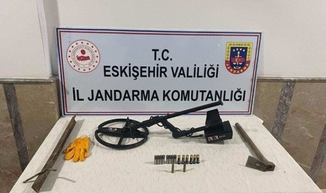 Kaçak kazı yapan şahıslar suçüstü yakalandı