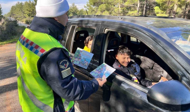 Karacasu'da sürücüler hem denetlendi hem bilgilendirildi