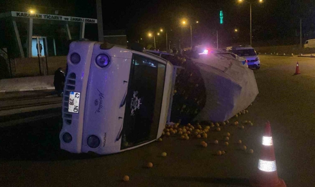 Karaman'da devrilen narenciye yüklü kamyonetin sürücüsü ölümden döndü