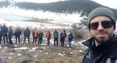 Karlar altında 14 kilometrelik yürüyüş