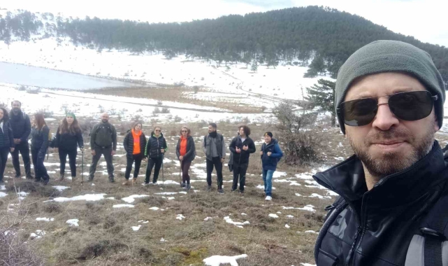 Karlar altında 14 kilometrelik yürüyüş