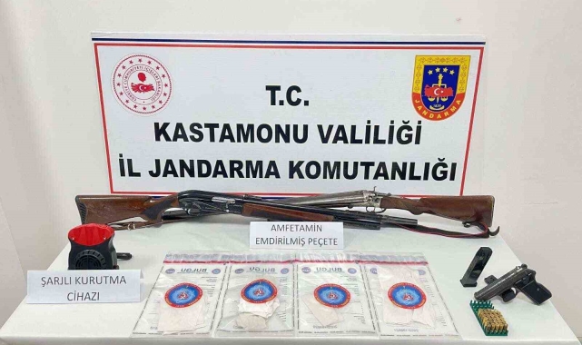 Kastamonu'da peçeteye emdirilmiş amfetamin ele geçirildi: 2 gözaltı