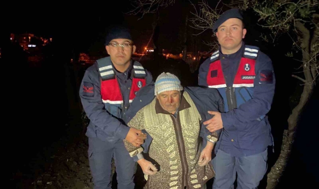 Kaybolan 82 yaşındaki yaşlı adamı jandarma buldu