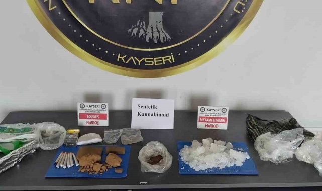 Kayseri'de 1 kilo 385 gram uyuşturucu ele geçirildi