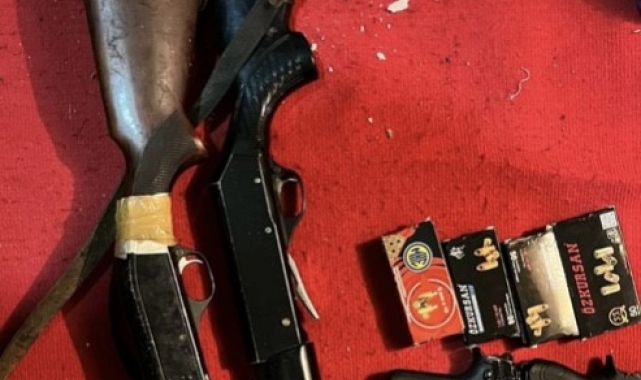 Kırklareli'de bir evde ruhsatsız silahlar ele geçirildi