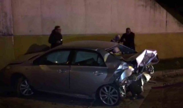 Kocaeli'de iki araç çarpıştı: 3 yaralı