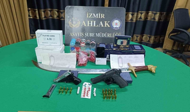 Kumar oynatılan iş yerinden çıkanlar polisi bile şaşırttı