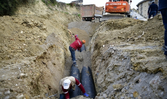 Kuşadası Belediyesi altyapı çalışmalarına devam ediyor