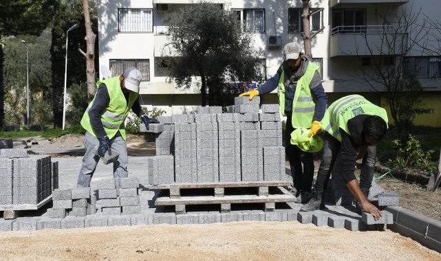 Kuşadası'nda yol yapım çalışmaları Kirazlı yolu ile sürüyor