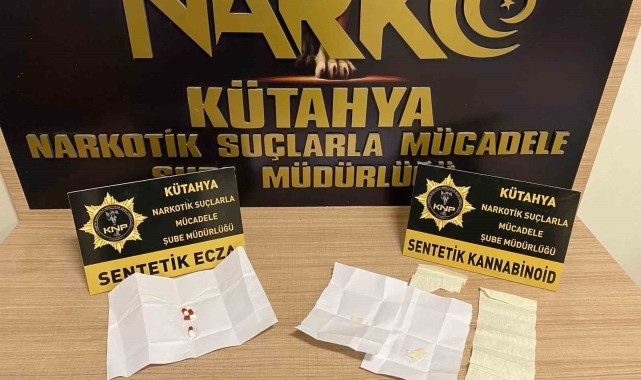 Kütahya'da 2 kişinin bulunduğu araçta uyuşturucu ele geçirildi