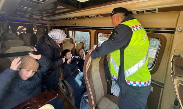 Kütahya'da okul çevreleri ve servis araçlarına yönelik denetimler yapıldı