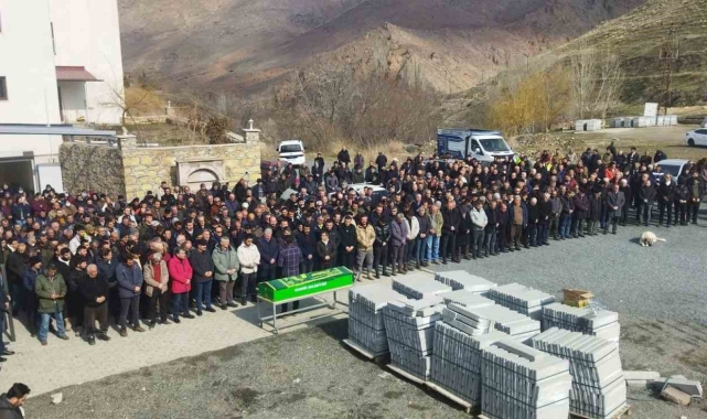 Kuzey Marmara Otoyolu'ndaki kazada hayatını kaybeden şoför son yolculuğuna uğurlandı