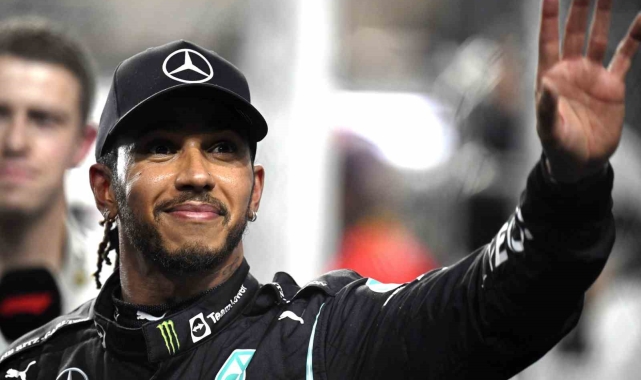 Lewis Hamilton, Ferrari ile anlaştı