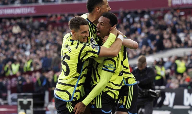 Londra derbisinde Arsenal, West Ham United'ı farklı yendi